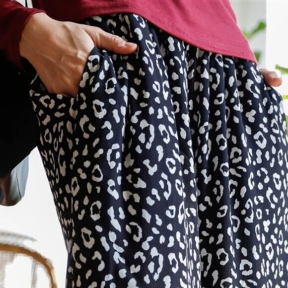 Wild Animal Print Wide Legged Pants - Picture 5 of 6